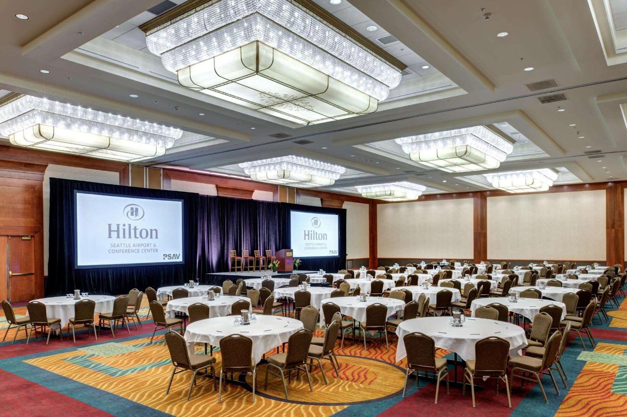 Hilton Seattle Airport & Conference Center 3*